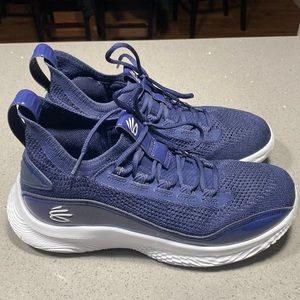 Curry 8’s NEW like condition in Navy Blue